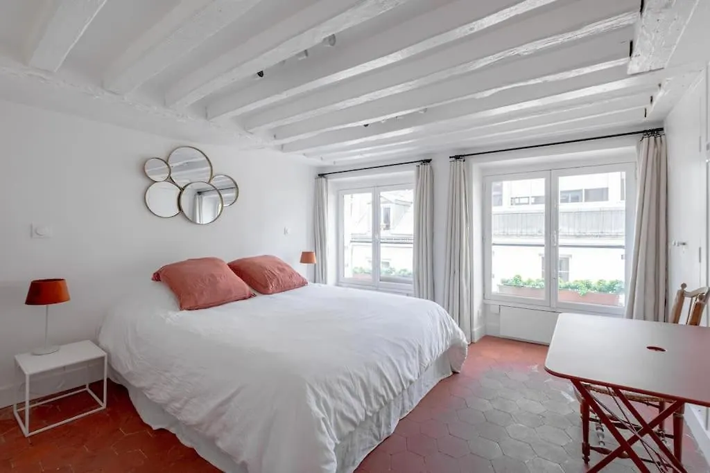 Apartment 3 Rooms, View On Paris Roofs Chic & Cosy - 70 M2
