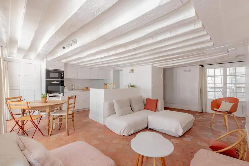 3 Rooms, View On Paris Roofs Chic & Cosy - 70 M2 0*,  France