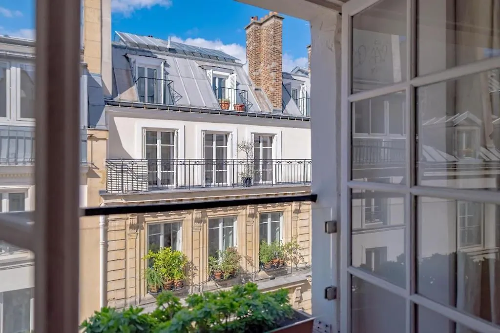 3 Rooms, View On Paris Roofs Chic & Cosy - 70 M2 Apartment